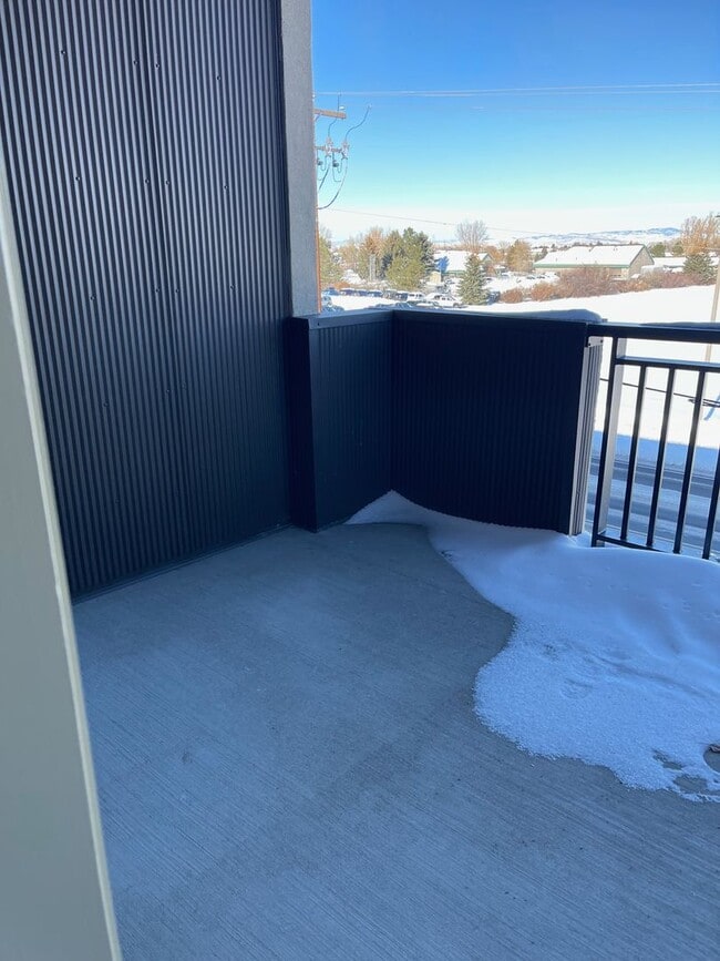 Building Photo - NEW! 2 Bedroom on campus! First Month Free!!