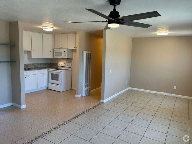 Building Photo - REALLY NICE UPSTRS 1BD 1BA FOR LEASE! Rental