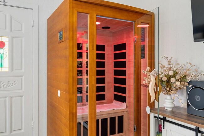 Photo - 5924 18th Ave SW Unit SI ID1507641P