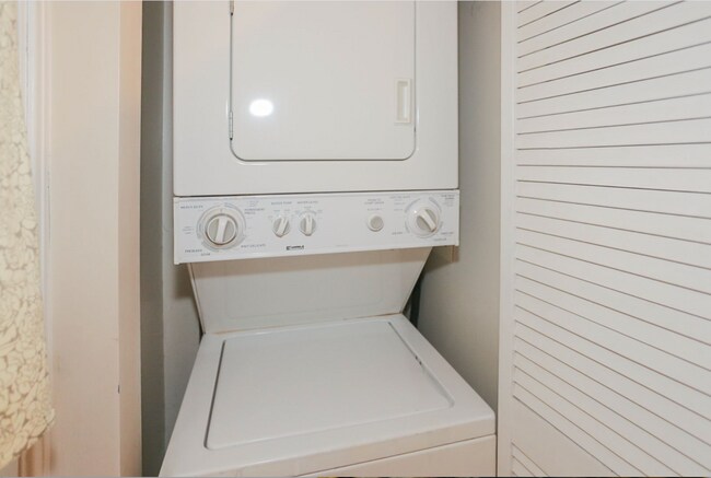 Photo - 644 W Roscoe St Unit 628-1N