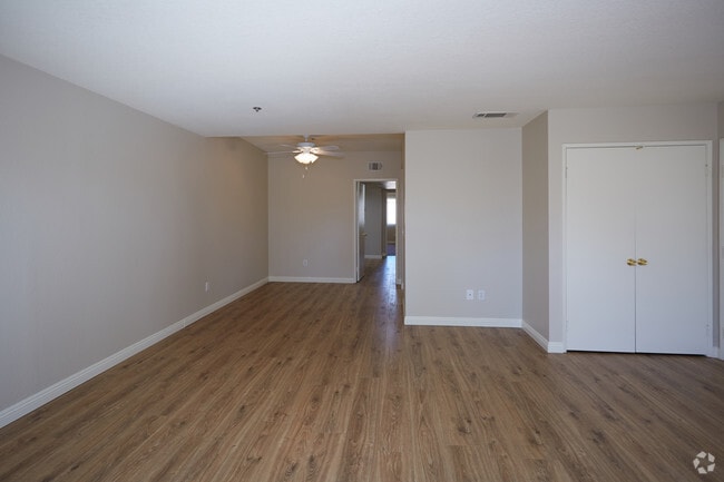 Tamarack Gardens Apartments