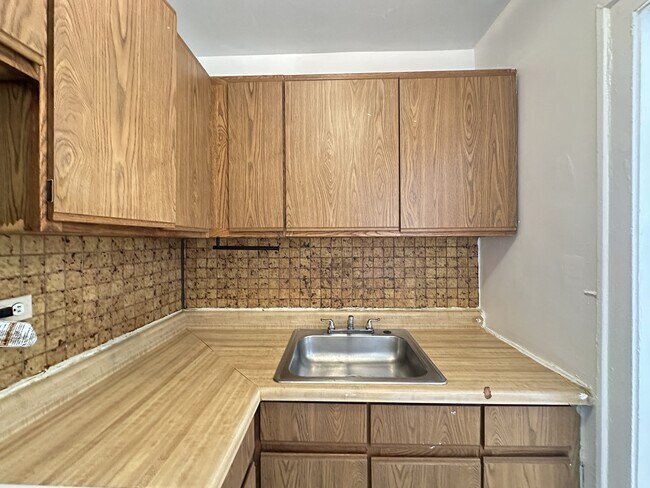 Photo - 739 W Belmont Unit 211