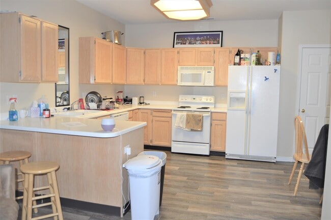 Photo - 389 Belmont Pl