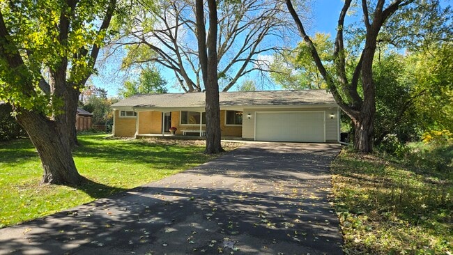 Photo - 675 Verdant Dr
