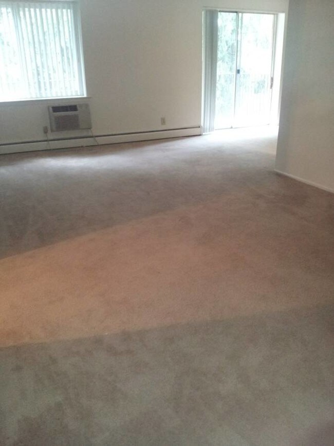 Photo - Lafayette Plaza Apartments