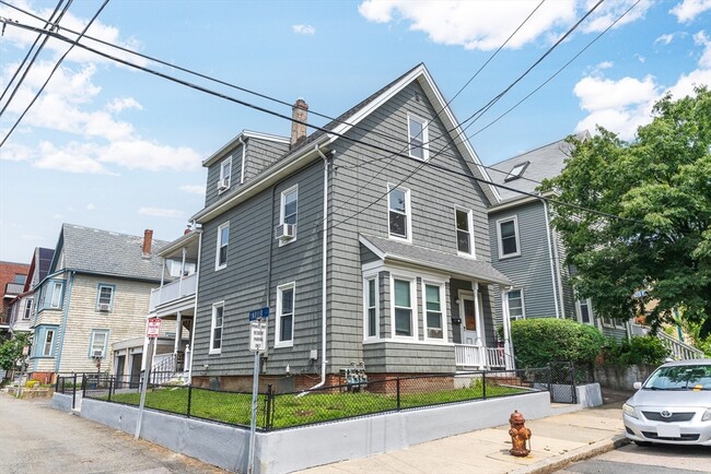 Photo - 16 Porter St