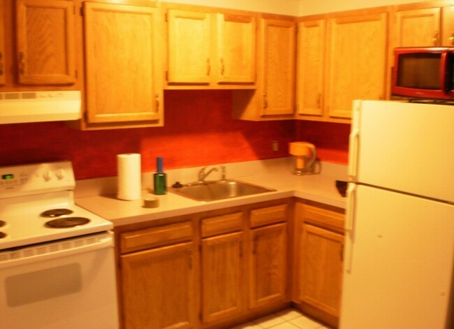Photo - 93 E Brookline St