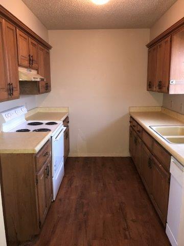 Photo - 2 bed one bath, spacious bedrooms, fenced ...