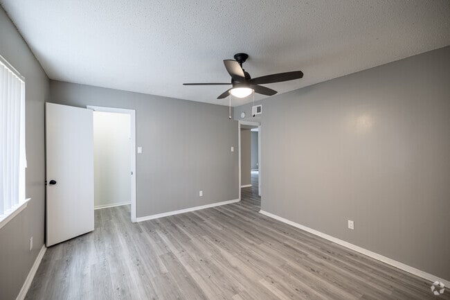 2BR, 2BA - 1,036SF - Primary Bedroom