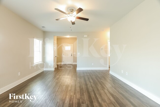 Photo - 1397 Woodridge Pl