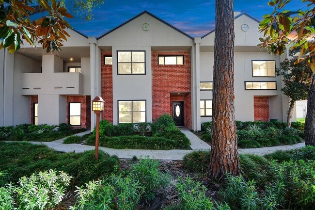 Photo - 2468 Bering Dr