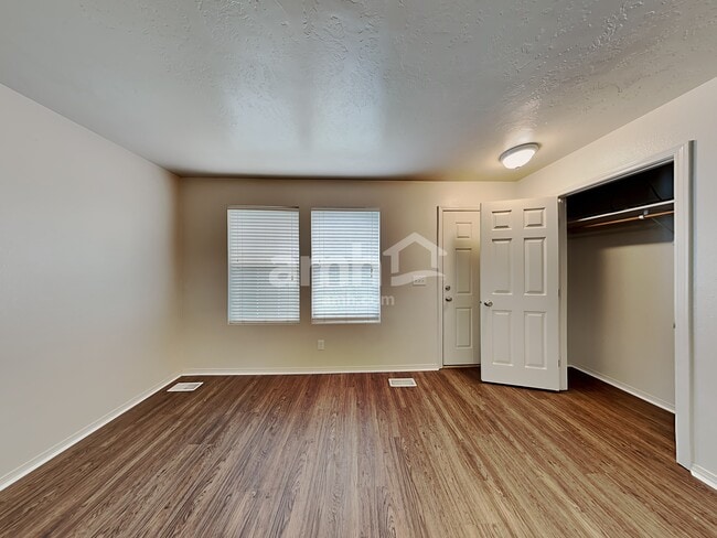 Photo - 4418 N Alester Ave