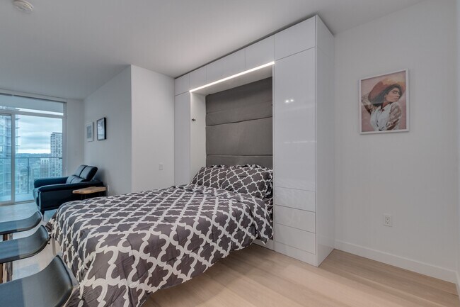 Photo - 1289 Hornby St