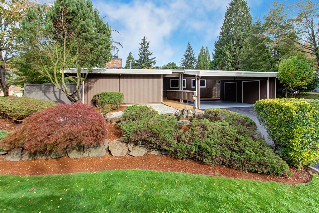 Photo - 10804 NE 47th St (Kirkland, WA)