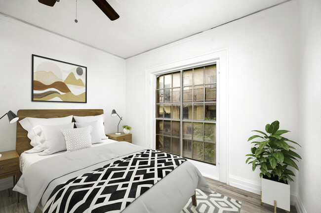 Photo - 1012-1016 N Oregon St