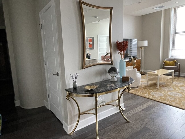 Photo - 272 E Main St Unit SI ID1222863P