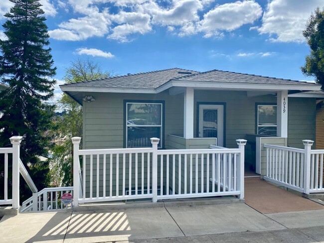 Photo - 4041 Georgia St Unidad 4037& 4039 & 4041