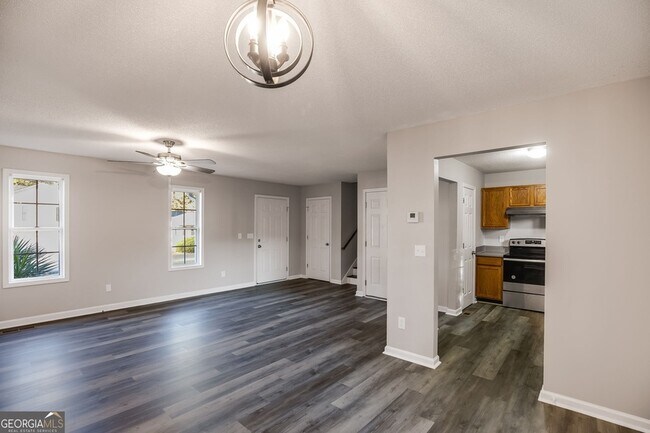 Photo - 380 River Trace Dr