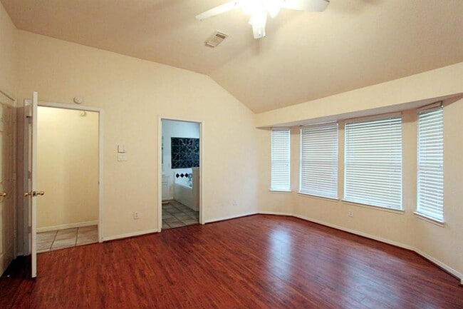 Photo - 523 High Meadows Dr