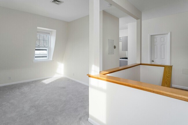 Photo - 11 Edgemont Rd