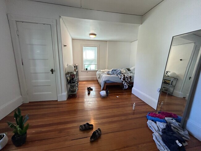 Photo - 108 Brooks St