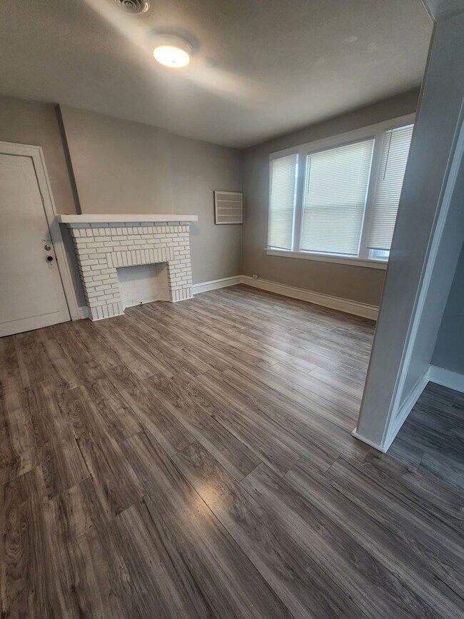 Photo - Two Bedroom in the heart of Old Brooklyn Unit 3