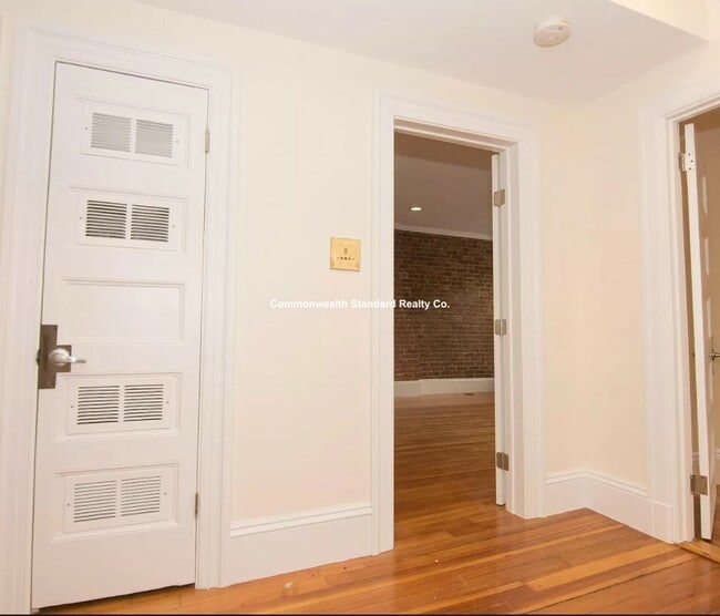 Photo - 1616 Beacon St Unit 2