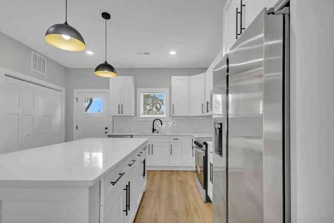 Building Photo - NEW CONSTRUCTION 4 Bed / 4 Bath Duplex Near IU & Downtown Bloomington – Leasing for 2026-2027!