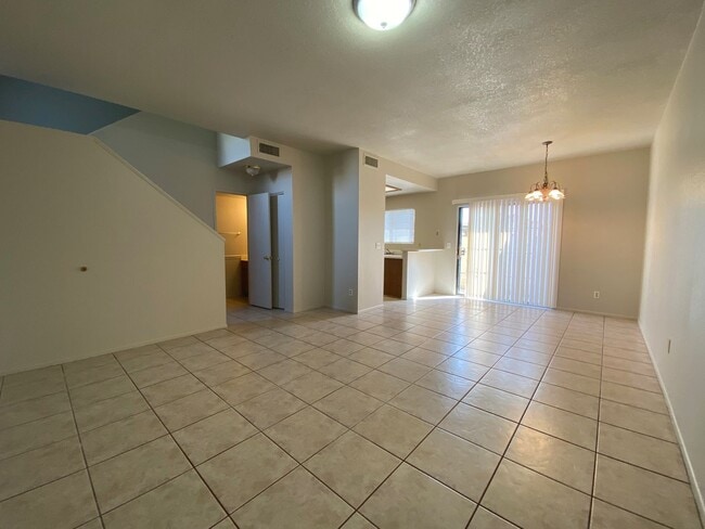 Photo - Chandler Townhouse 2 Bed & 1.5 Bath - 2 St...