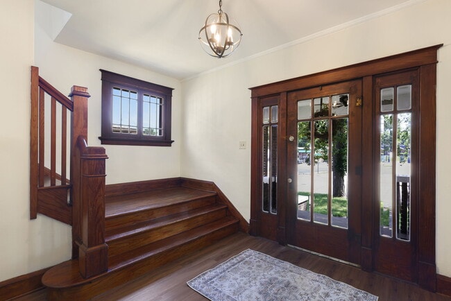 Photo - 401 S Buchanan St