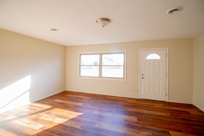 Photo - 530 W Northgate Pkwy