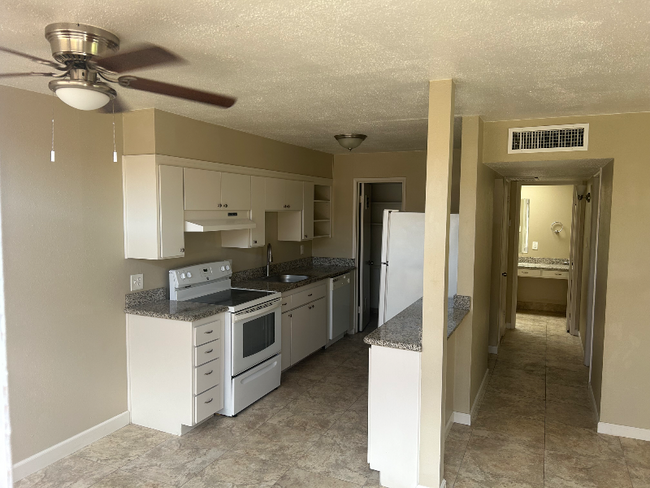 Photo - 1126 E Maryland Ave Apartment Unit 10