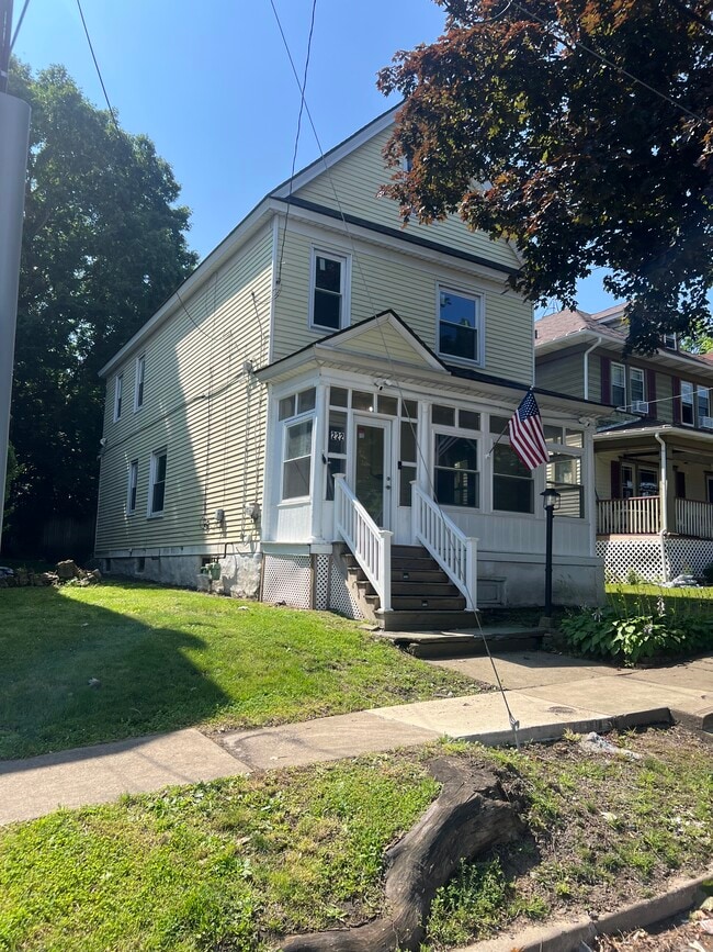 Building Photo - 222 Prescott Ave Rental