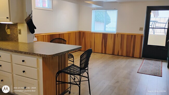3619 Van Buren Ave Unidad basement apartment