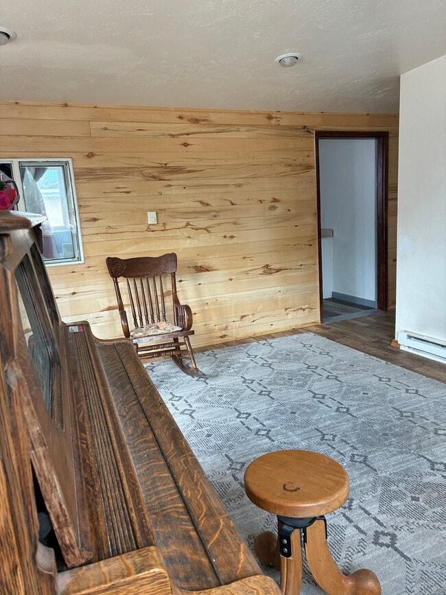 Photo - 416 1st Ave NW