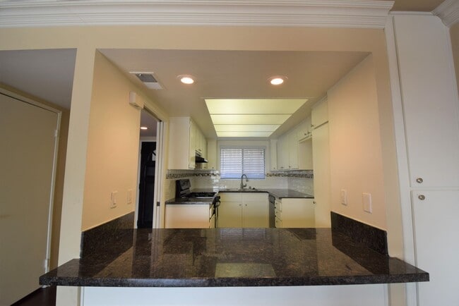 Photo - 2119 Elsinore St Unit 02