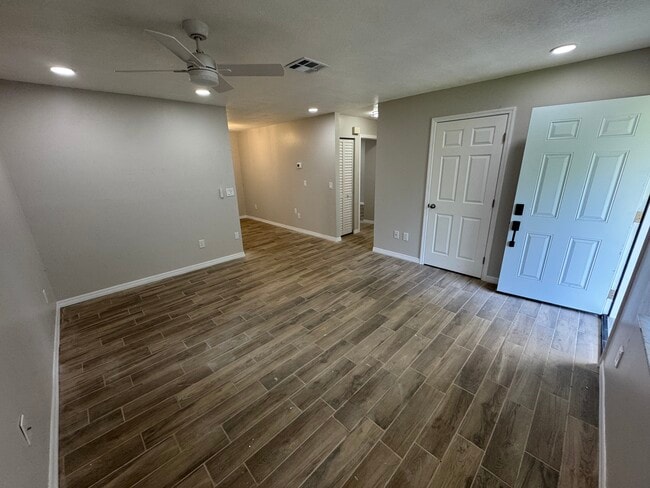 21512 Campbell Dr