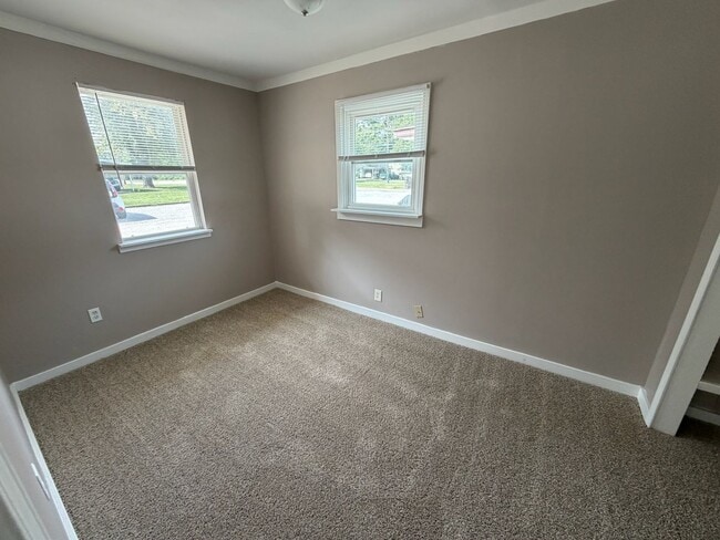 415 E Letchworth Ave Unit 1