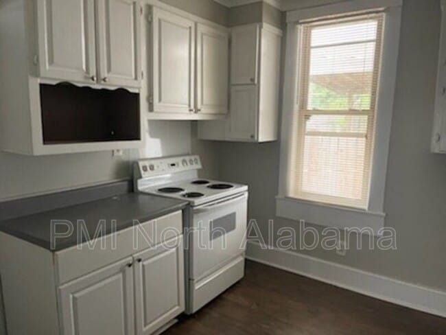 Photo - 1310 9th Ave SE