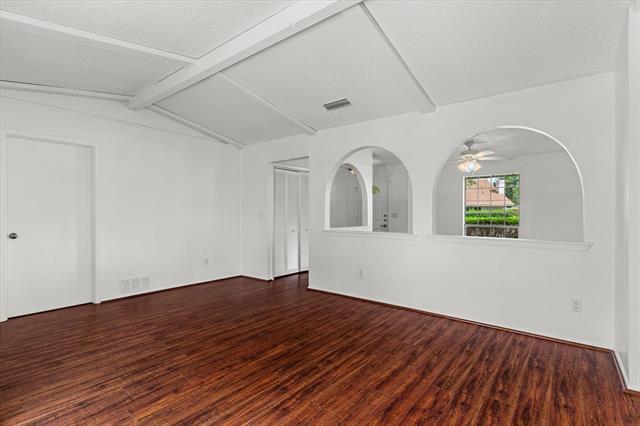 Photo - 2804 Royal Oaks Dr