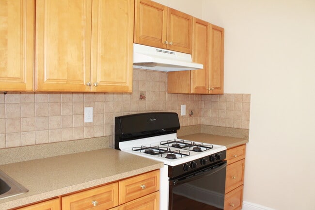 89 Montclair Ave