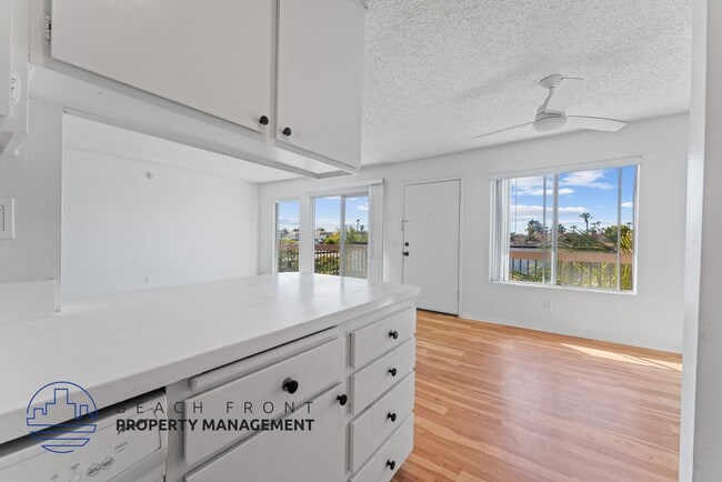 Photo - 9842 Hamilton Ave.