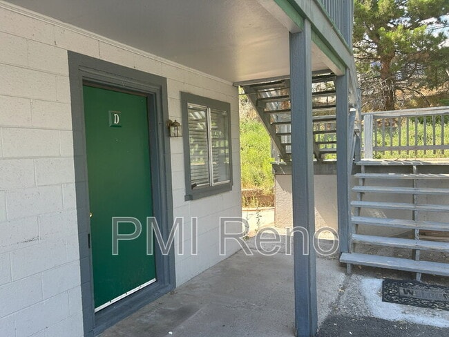 Building Photo - 2075 Patton Dr Unit Apt D