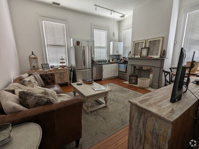 Building Photo - 215 W Gwinnett St Rental