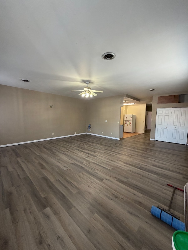 Photo - 423 W Walnut St