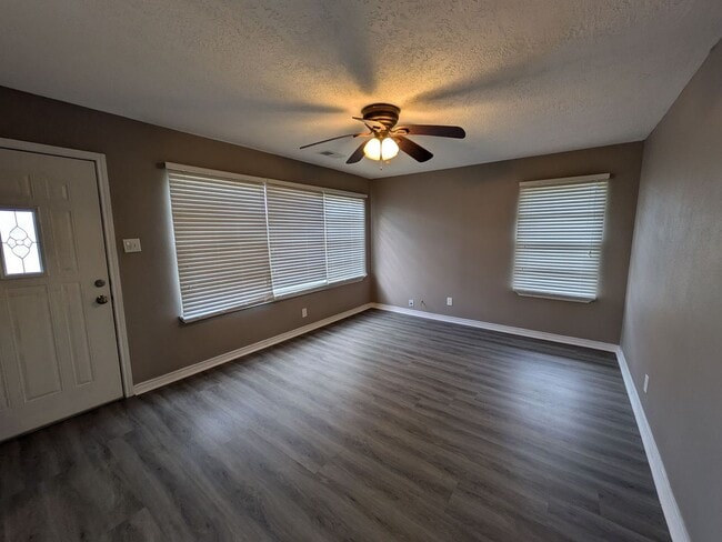 Photo - 1901 W Wildwood Ave