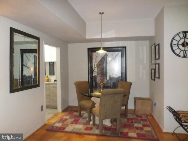 Photo - 2939 Van Ness St NW Unidad 516