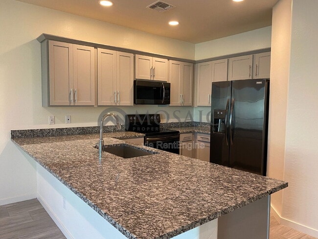 Photo - 4058 E Erie St