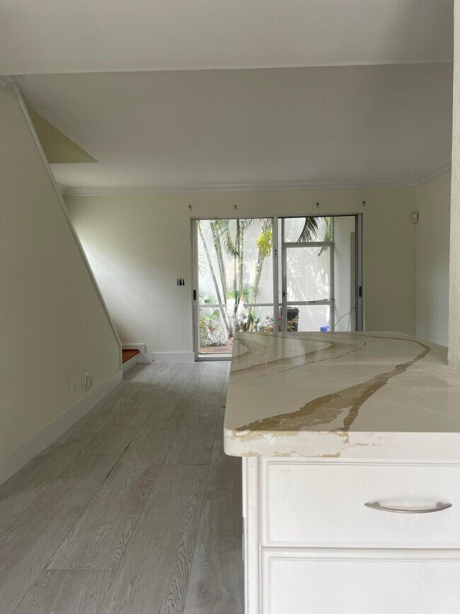 Photo - 145 NE 7th Ave