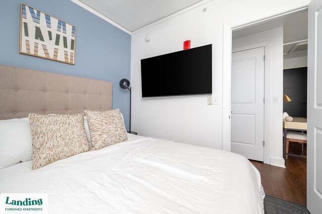 Photo - 933 McGee St Unit 2-315